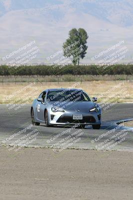 media/Sep-15-2024-Speed Ventures (Sun) [[7a54f7ed2f]]/Yellow Group/Session 1 (Outside Grapevine)/